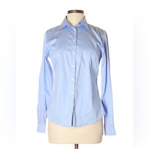 Banana Republic, size 6 long sleeve shirt / blouse in blue. Non-iron, stretch.